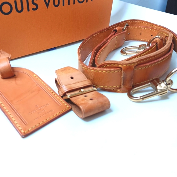 LOUIS VUITTON LUGGAGE BUNDLE ACCESSORIES STRAP &  TAG WITH POIGNET 🧳 - Picture 14 of 14